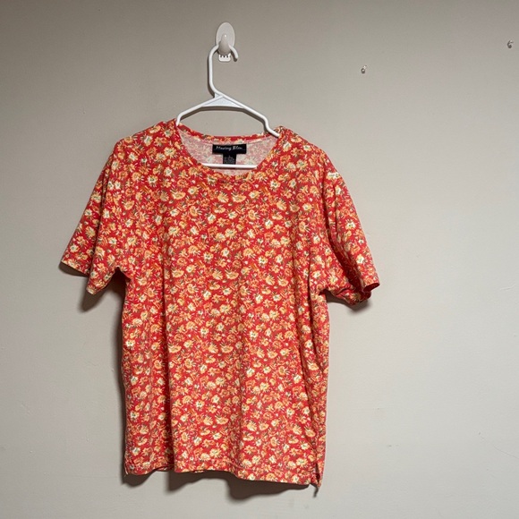 Moving  Blue Red Floral Women's Top - Picture 3 of 7